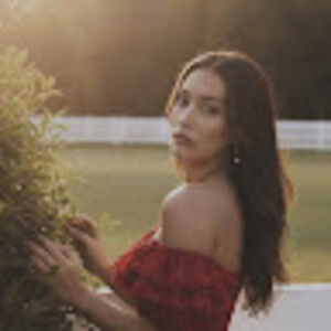 Meet your Posher, Ariana